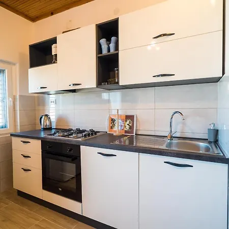 Josipa Apartment Razanac